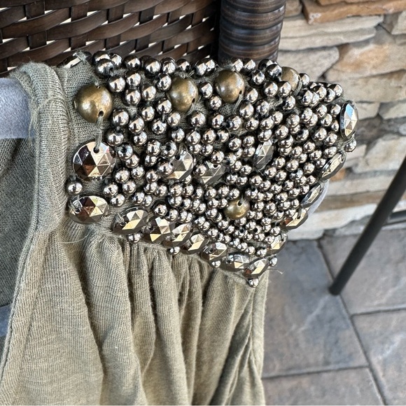 Guess women’s sleeveless dome sleeve with beads size small in olive green - Picture 4 of 5